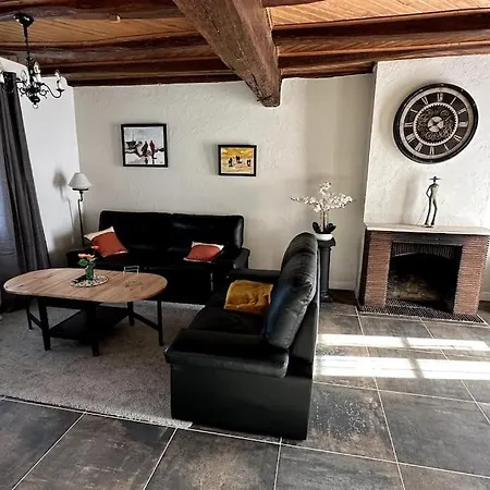 Holiday home Agreable Maison De *